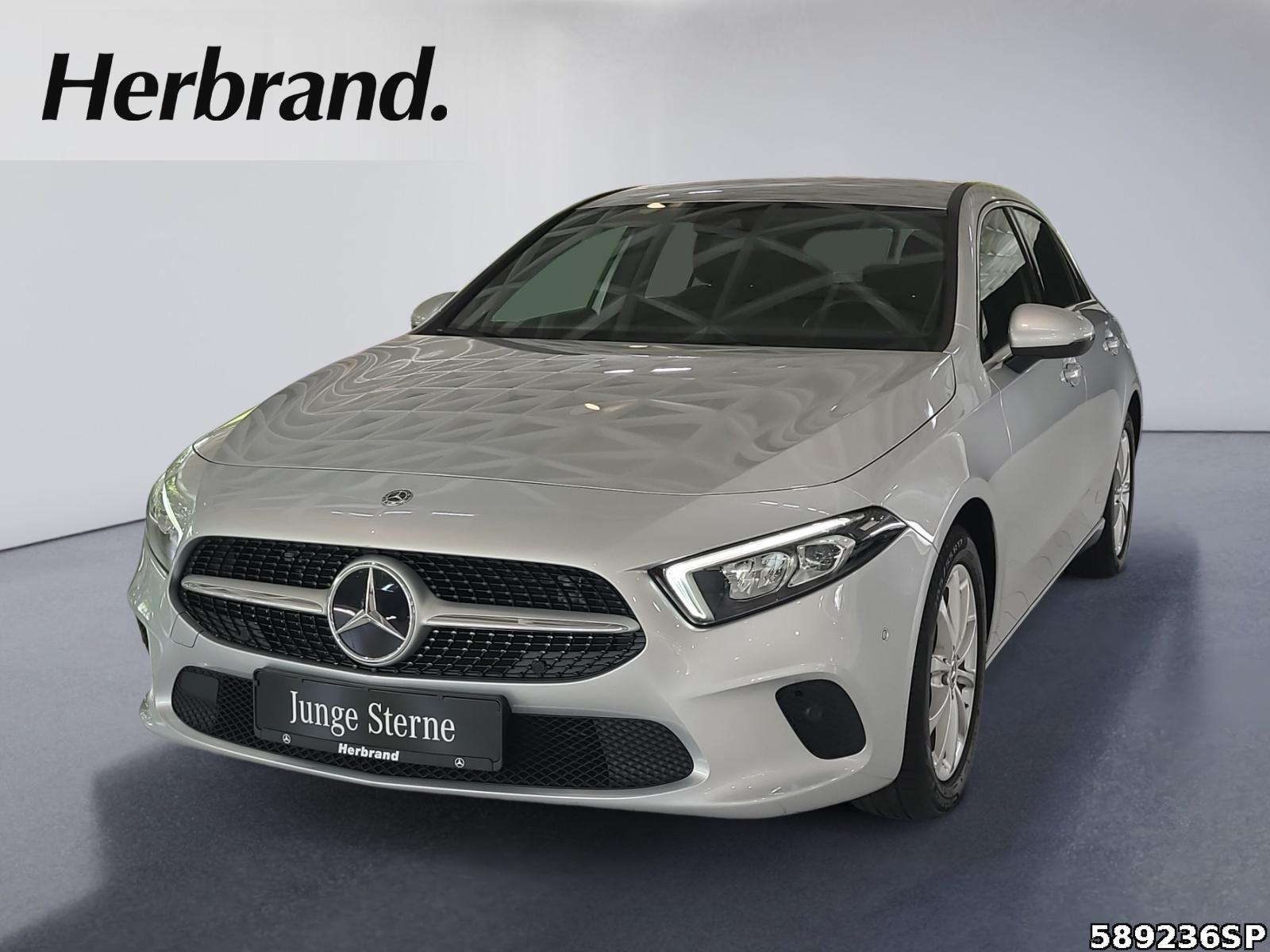 Mercedes-Benz A 180 Progressive MBUX CarPlay