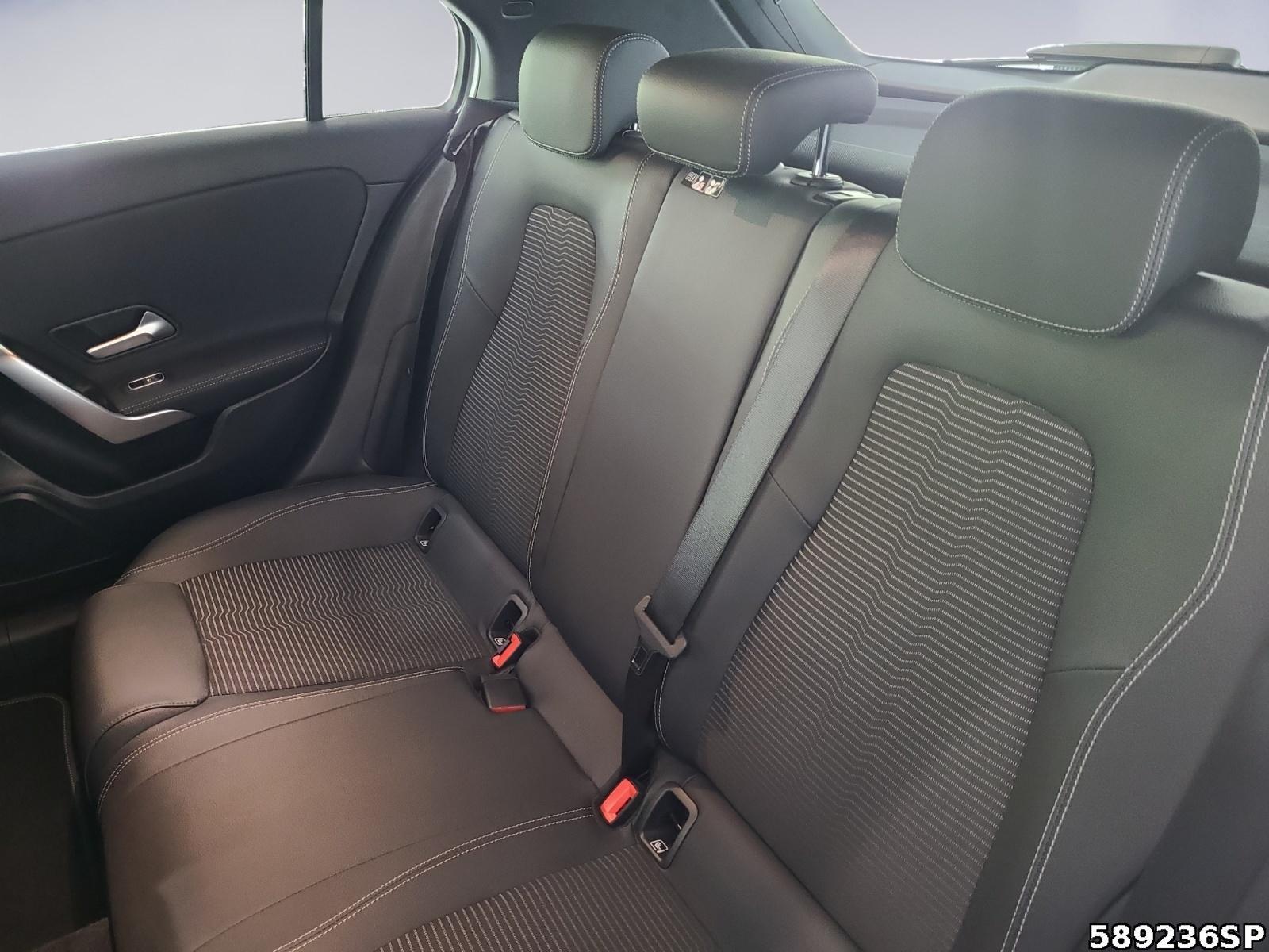 Fahrzeugabbildung Mercedes-Benz A 180 Progressive MBUX CarPlay