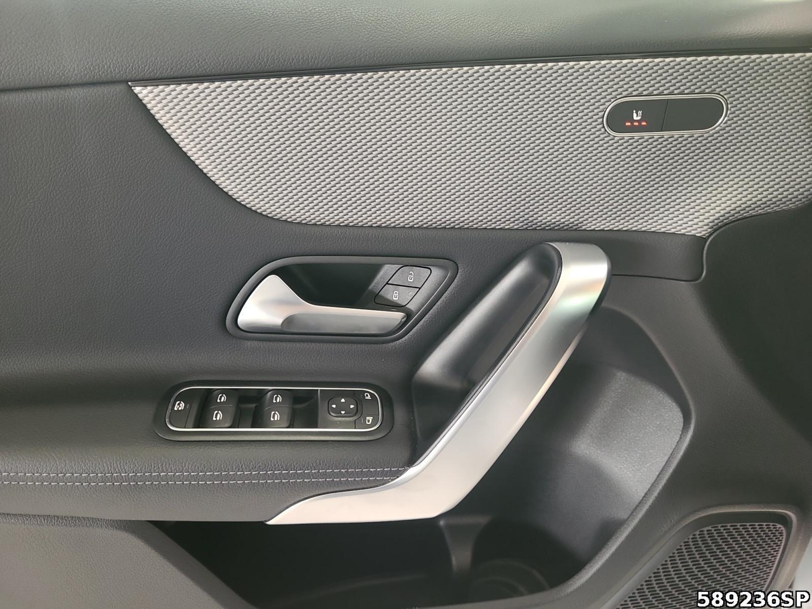 Fahrzeugabbildung Mercedes-Benz A 180 Progressive MBUX CarPlay