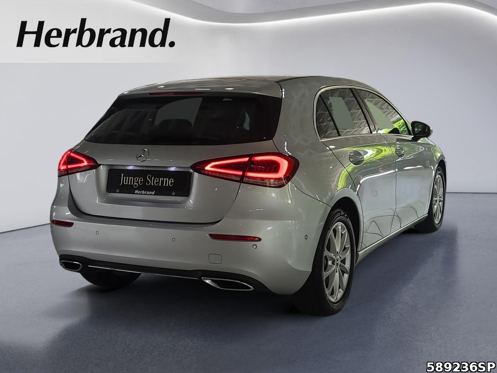 Fahrzeugabbildung Mercedes-Benz A 180 Progressive MBUX CarPlay