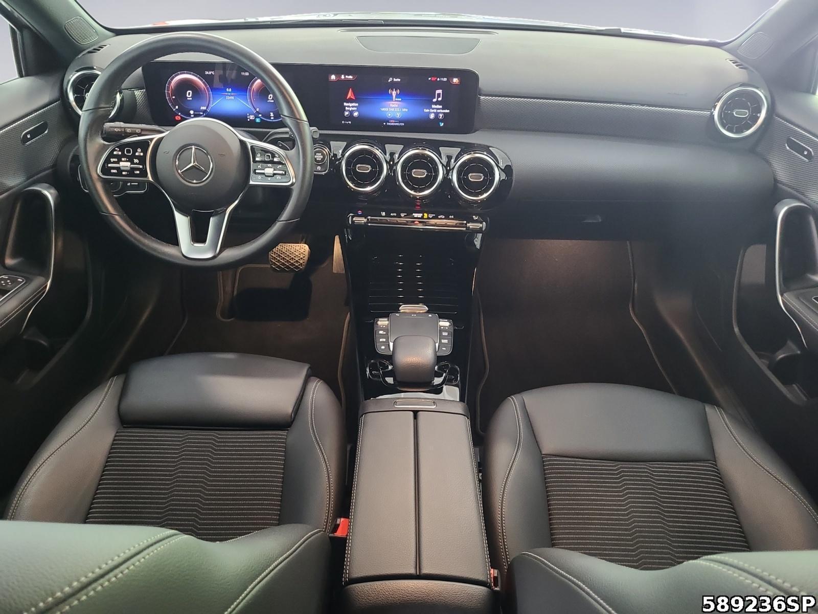 Fahrzeugabbildung Mercedes-Benz A 180 Progressive MBUX CarPlay
