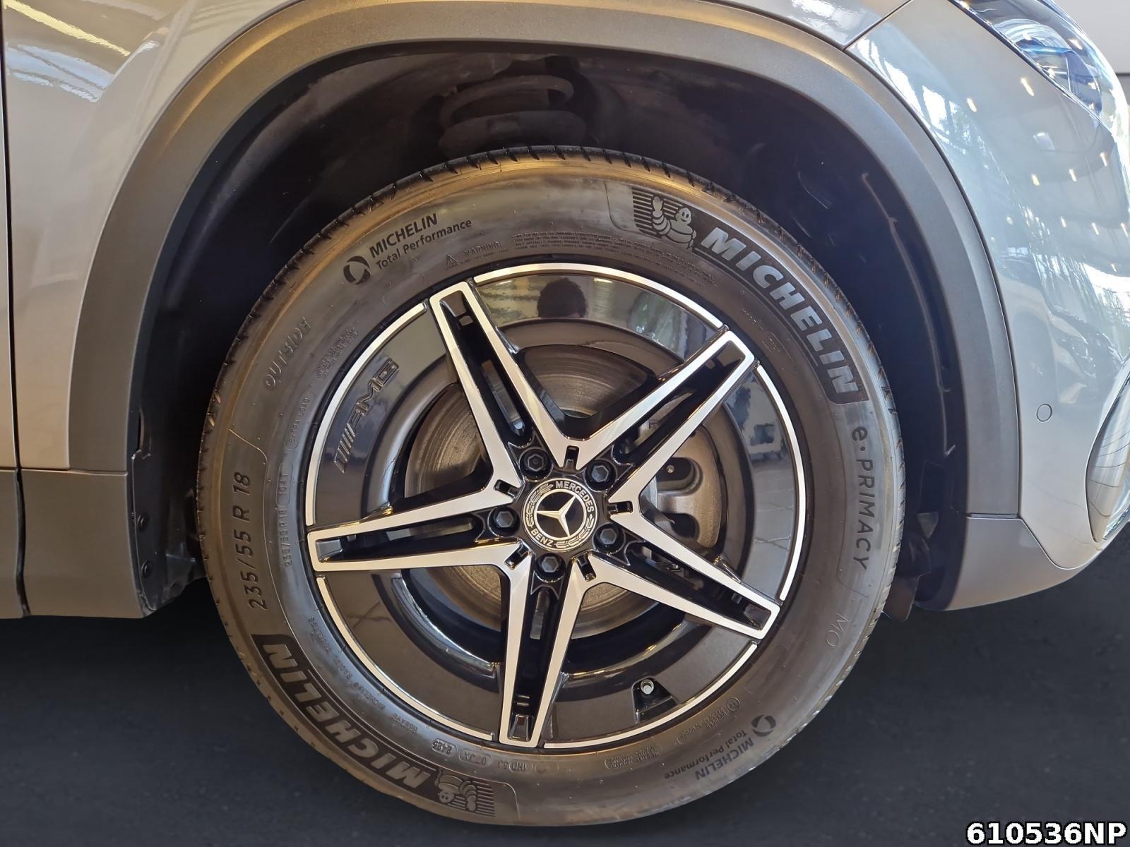 Fahrzeugabbildung Mercedes-Benz EQA AMG Line AHK Head-up Distronic Burmest