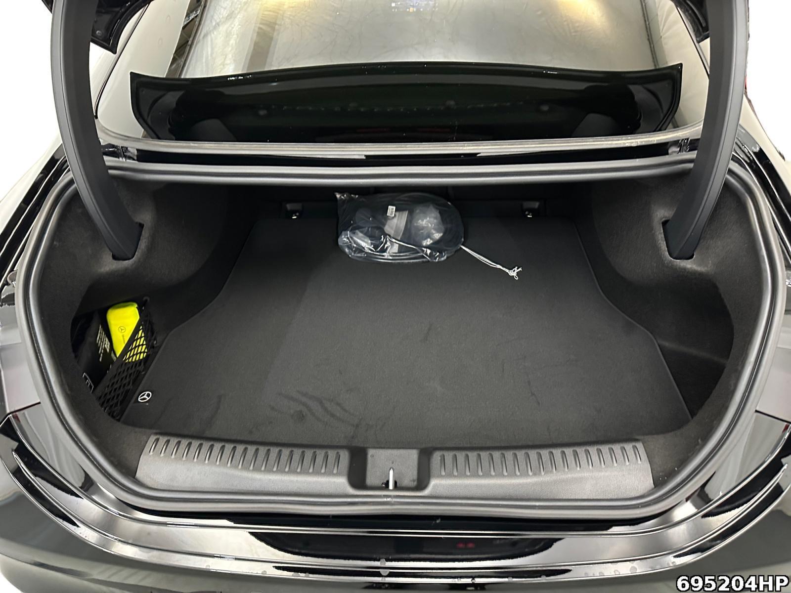 Fahrzeugabbildung Mercedes-Benz CLA 200 +PROGRESSIVE+NIGHT+MEMORY+SUPERSCREEN+