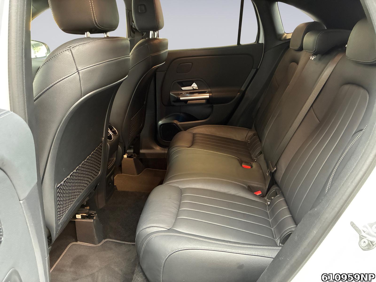 Fahrzeugabbildung Mercedes-Benz GLA 250 4M Progressive Memory Distronic 360°