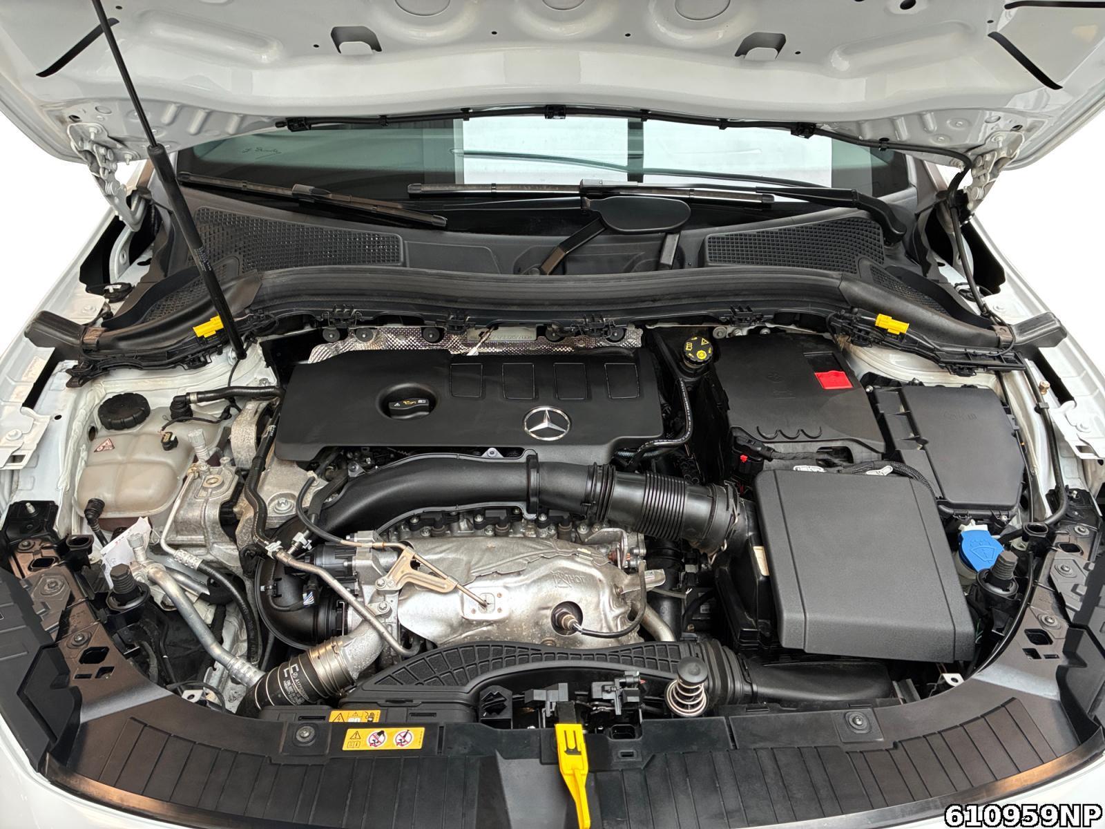 Fahrzeugabbildung Mercedes-Benz GLA 250 4M Progressive Memory Distronic 360°