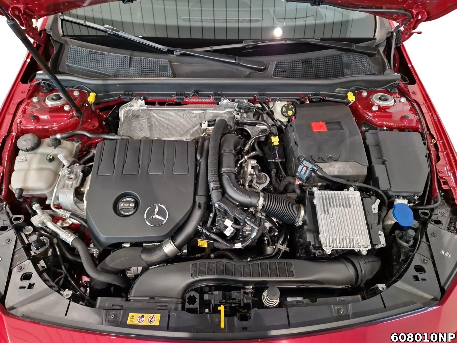 Fahrzeugabbildung Mercedes-Benz A 180 AMG Premium Plus 360 Kamera Pano HUD
