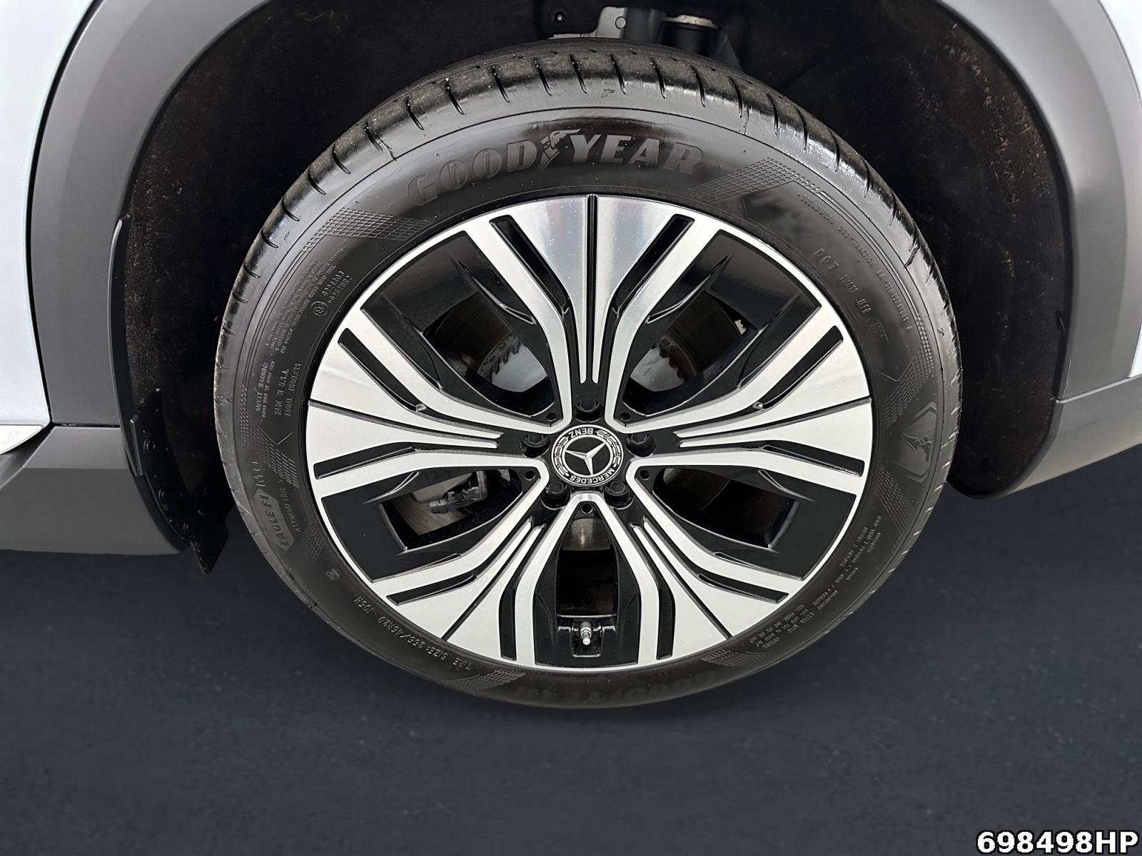 Fahrzeugabbildung Mercedes-Benz EQE SUV 300 Electric Art Distronic Memory 20