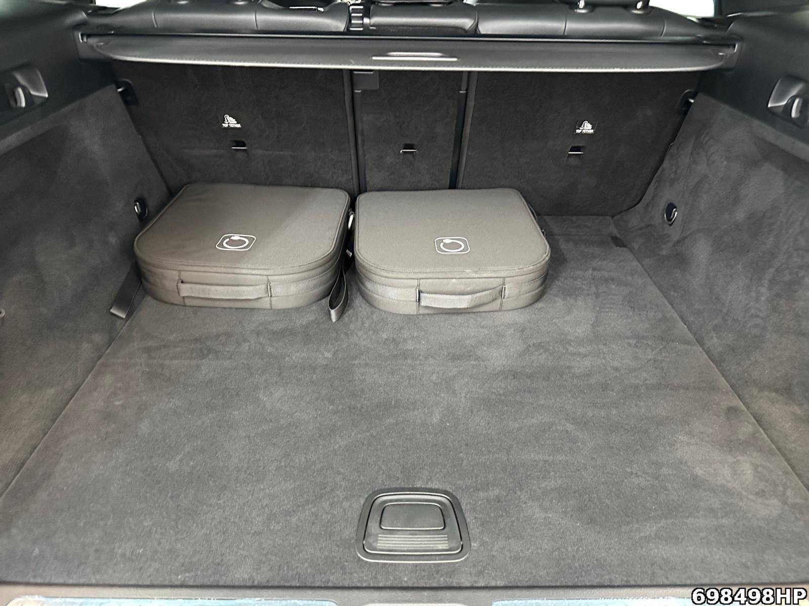 Fahrzeugabbildung Mercedes-Benz EQE SUV 300 Electric Art Distronic Memory 20