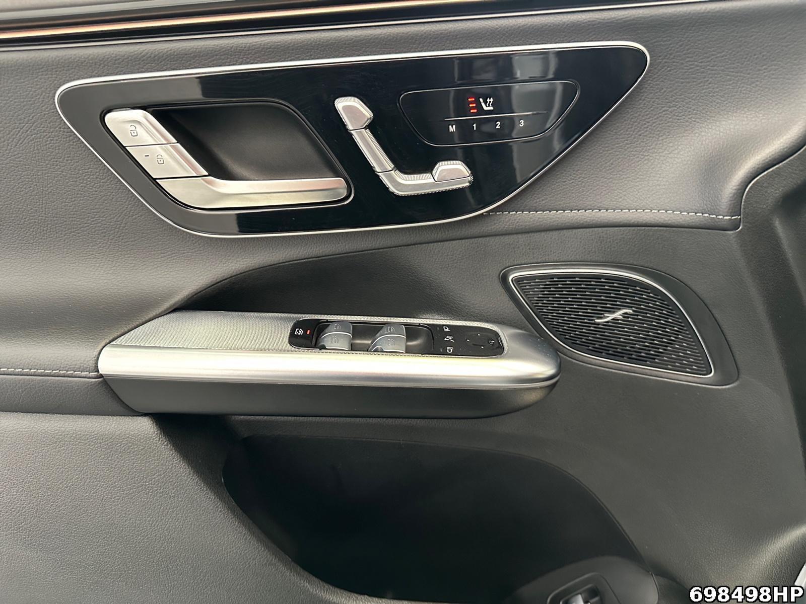 Fahrzeugabbildung Mercedes-Benz EQE SUV 300 Electric Art Distronic Memory 20