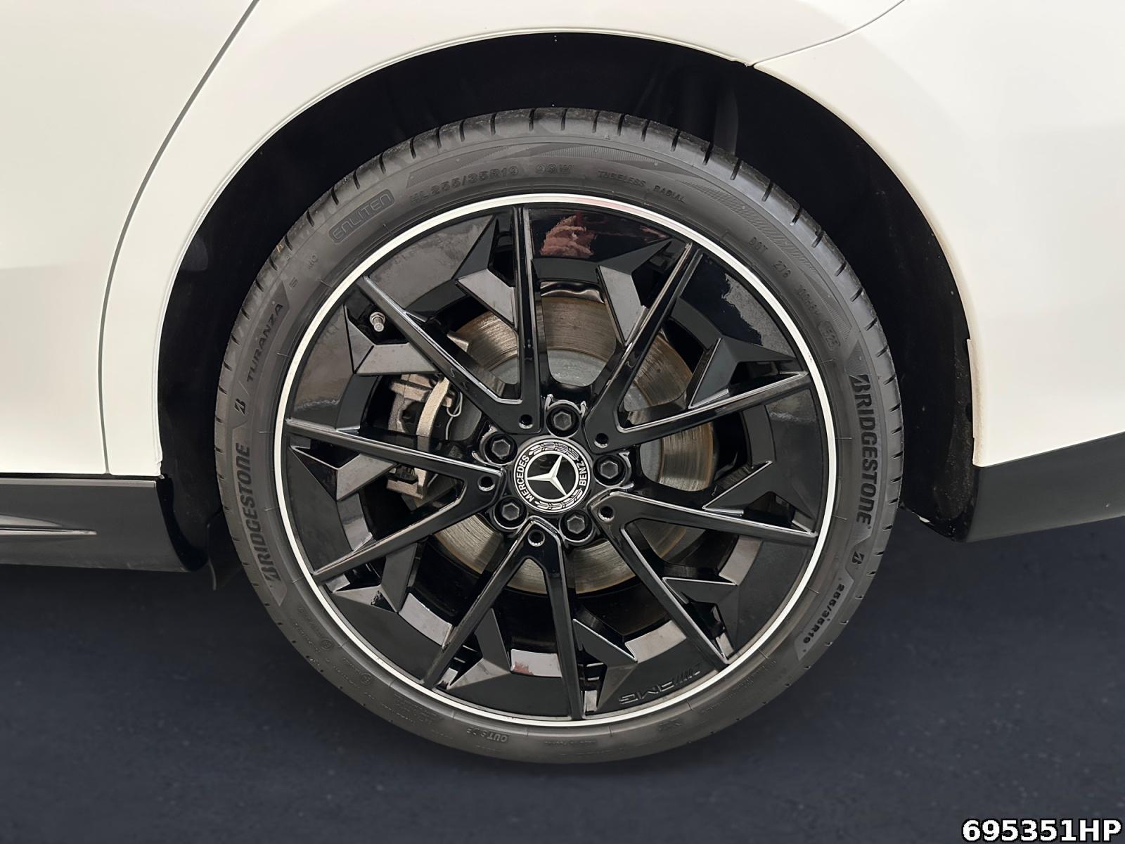 Fahrzeugabbildung Mercedes-Benz CLA 350 4MATIC +AMG+NIGHT+360°KAM+PREMIUM+