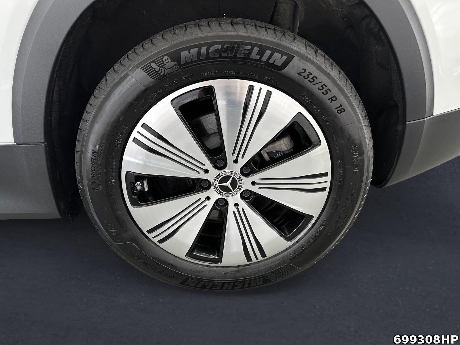 Fahrzeugabbildung Mercedes-Benz EQB 4M Progressive Pano AHK KEYLESS 360°-K.