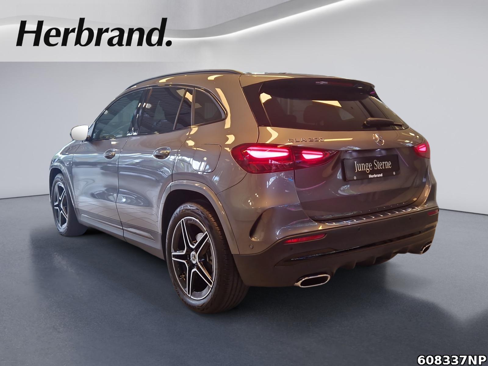 Fahrzeugabbildung Mercedes-Benz GLA 200 AMG Line Pano Night 360 Kamera
