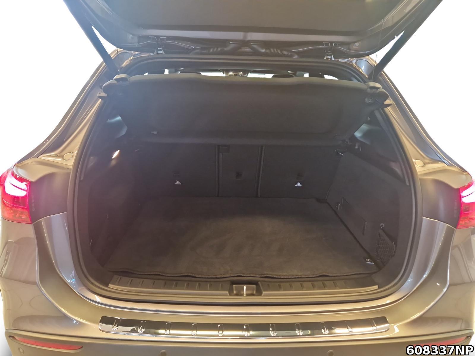 Fahrzeugabbildung Mercedes-Benz GLA 200 AMG Line Pano Night 360 Kamera