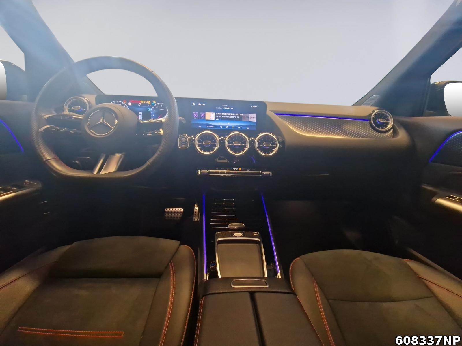 Fahrzeugabbildung Mercedes-Benz GLA 200 AMG Line Pano Night 360 Kamera