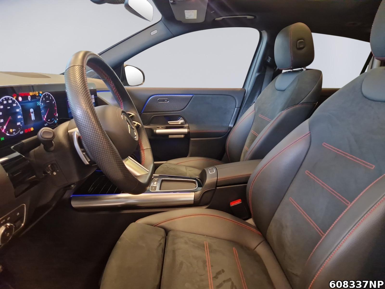 Fahrzeugabbildung Mercedes-Benz GLA 200 AMG Line Pano Night 360 Kamera