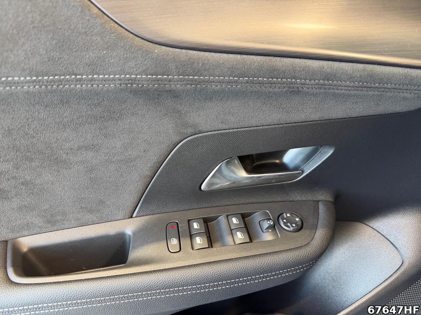 Fahrzeugabbildung Opel Mokka-e Sportsitze*Navi*Carplay*Heizung*Kamera