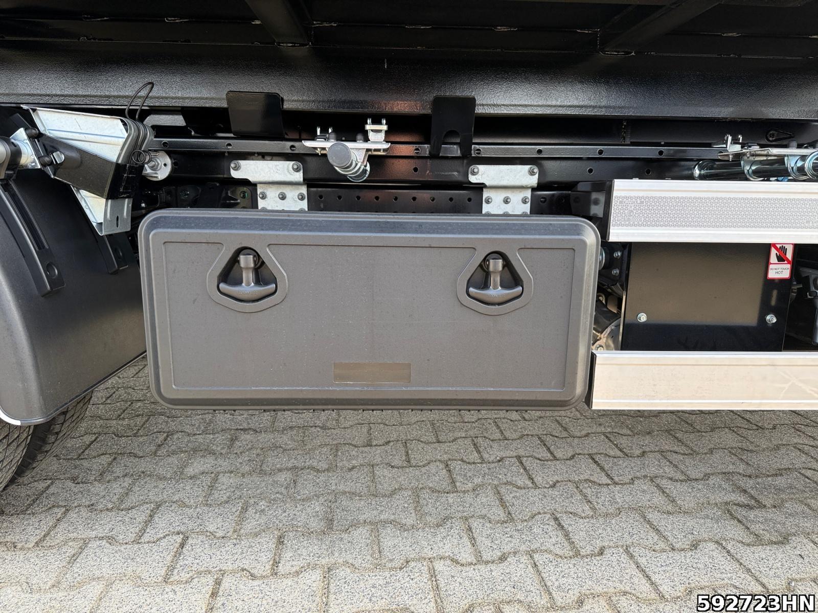 Fahrzeugabbildung FUSO Canter 7C18 HIAB Abrollkipper Vfhrzg.