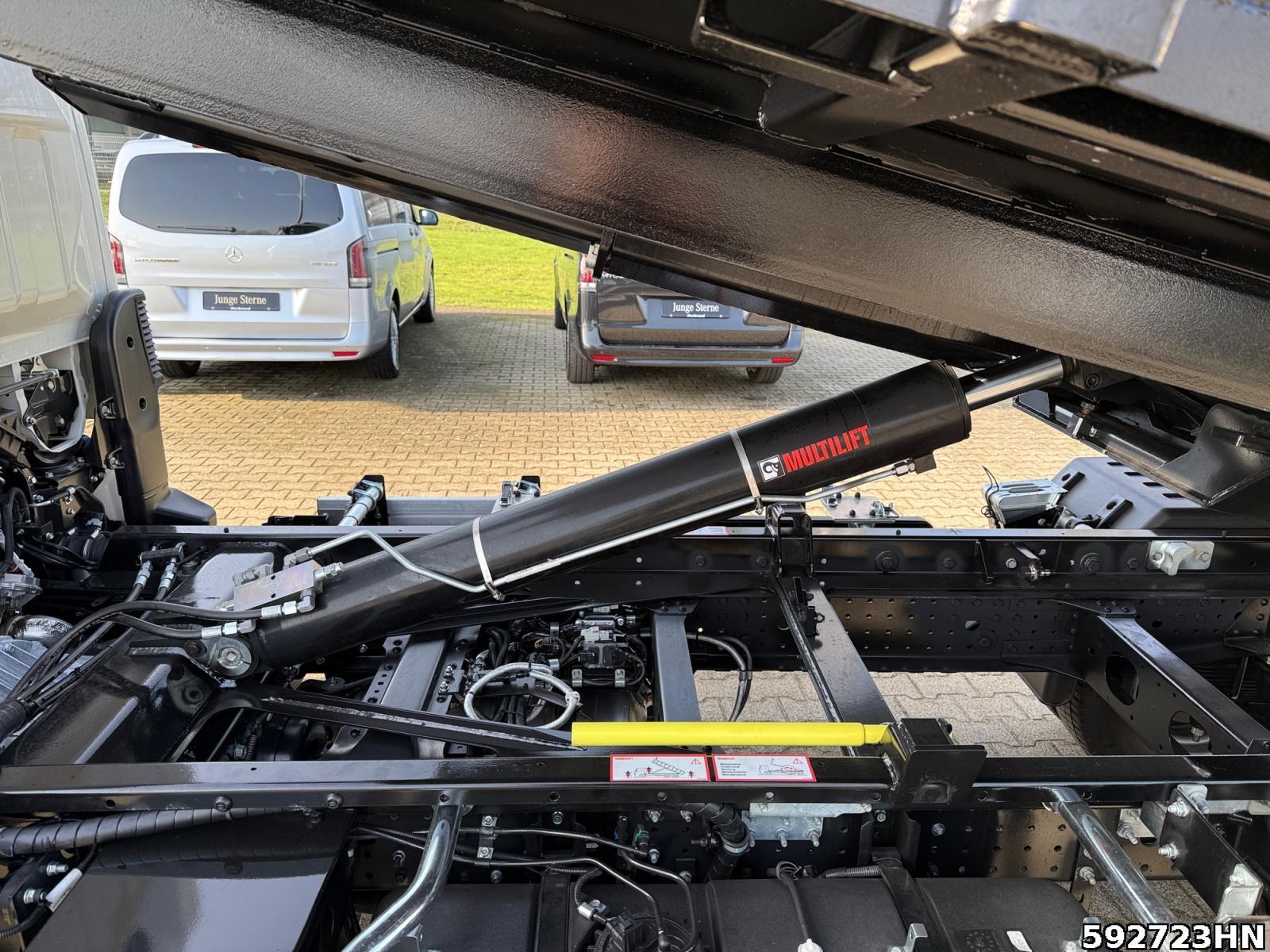 Fahrzeugabbildung FUSO Canter 7C18 HIAB Abrollkipper Vfhrzg.