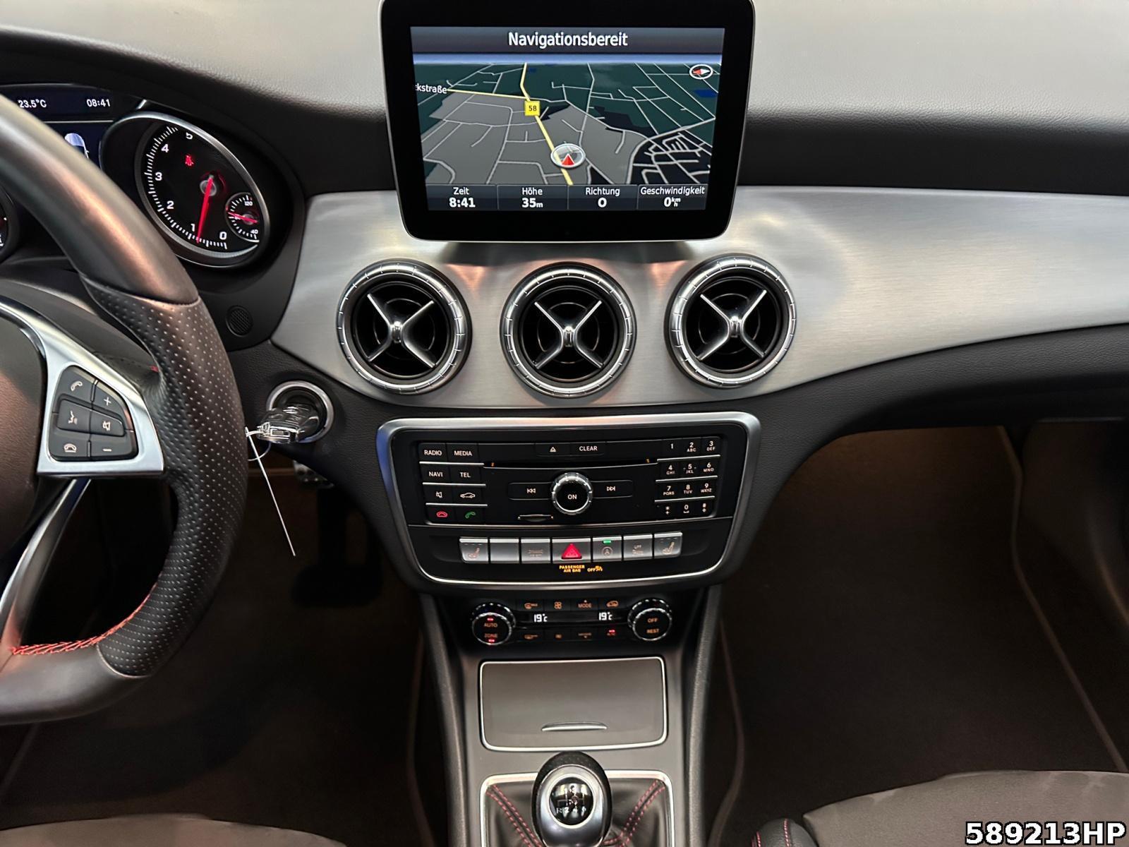 Fahrzeugabbildung Mercedes-Benz CLA 200 Shooting Brake AMG AMG Navi LED Night