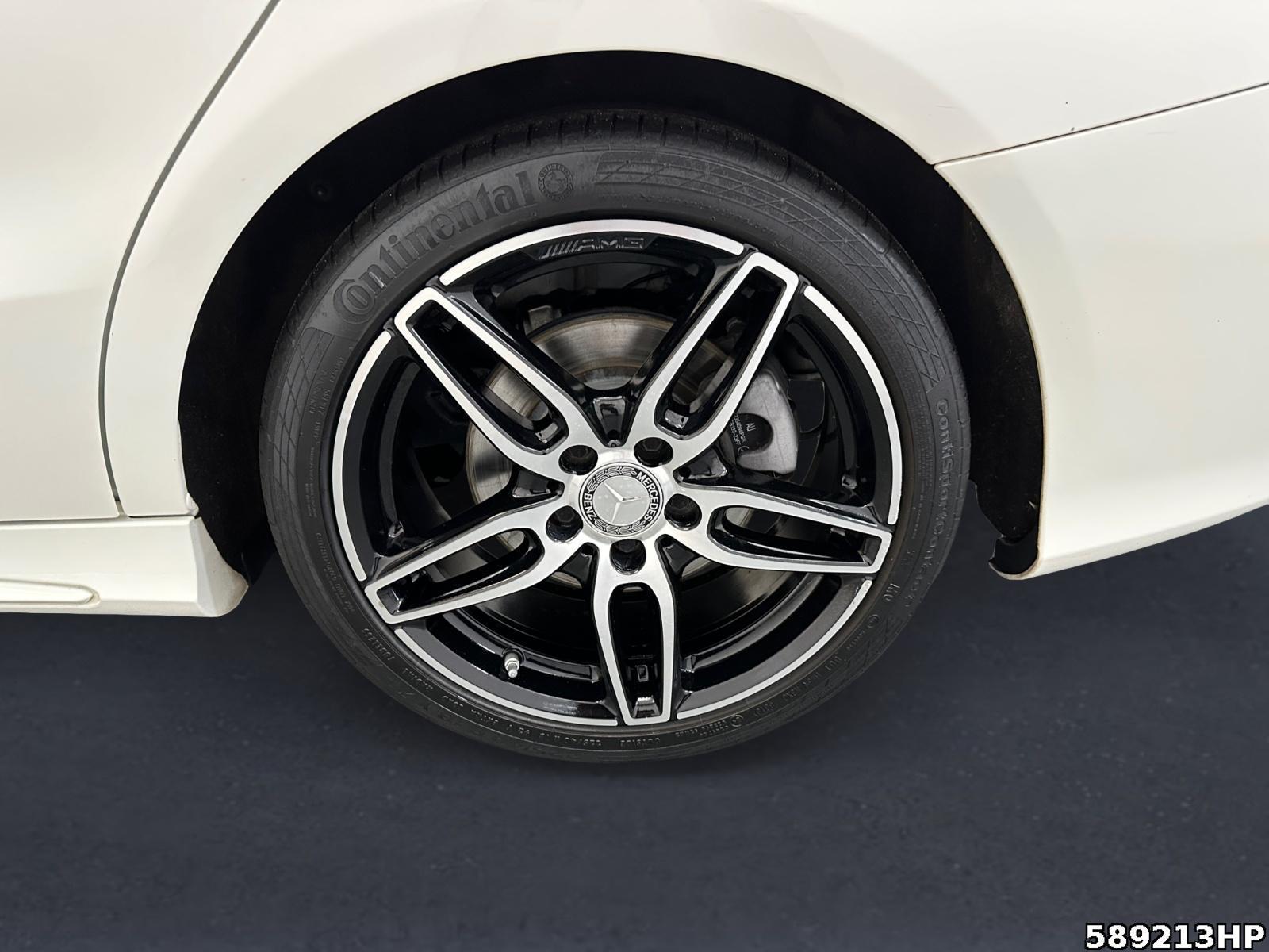 Fahrzeugabbildung Mercedes-Benz CLA 200 Shooting Brake AMG AMG Navi LED Night