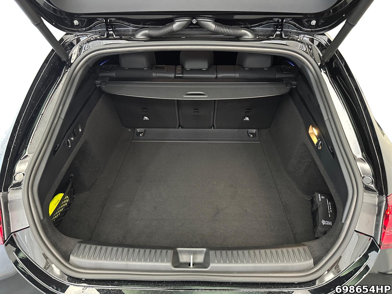 Fahrzeugabbildung Mercedes-Benz CLA 200 Shooting Brake +AMG+NIGHT+BURMESTER+MULTIBEAM+DISTR