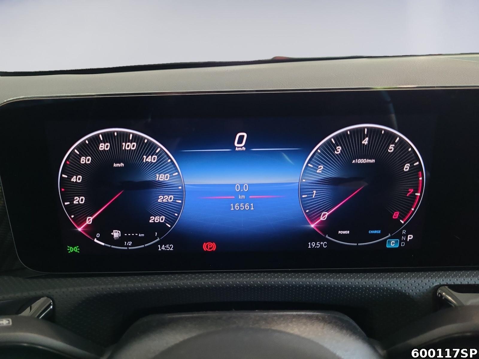 Fahrzeugabbildung Mercedes-Benz CLA 180 Coupé Progressive Panorama Multibeam