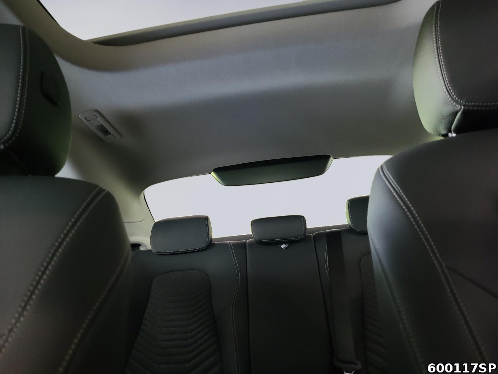 Fahrzeugabbildung Mercedes-Benz CLA 180 Coupé Progressive Panorama Multibeam