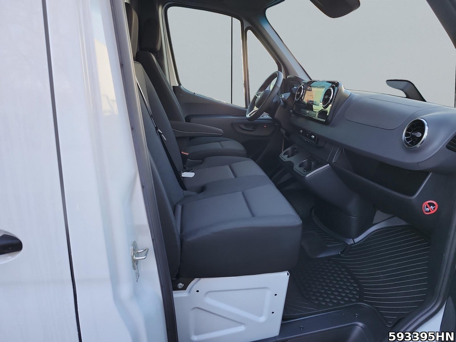 Fahrzeugabbildung Mercedes-Benz Sprinter 319 CDI Kasten PRO*L2H2*LED*Navi*Autom