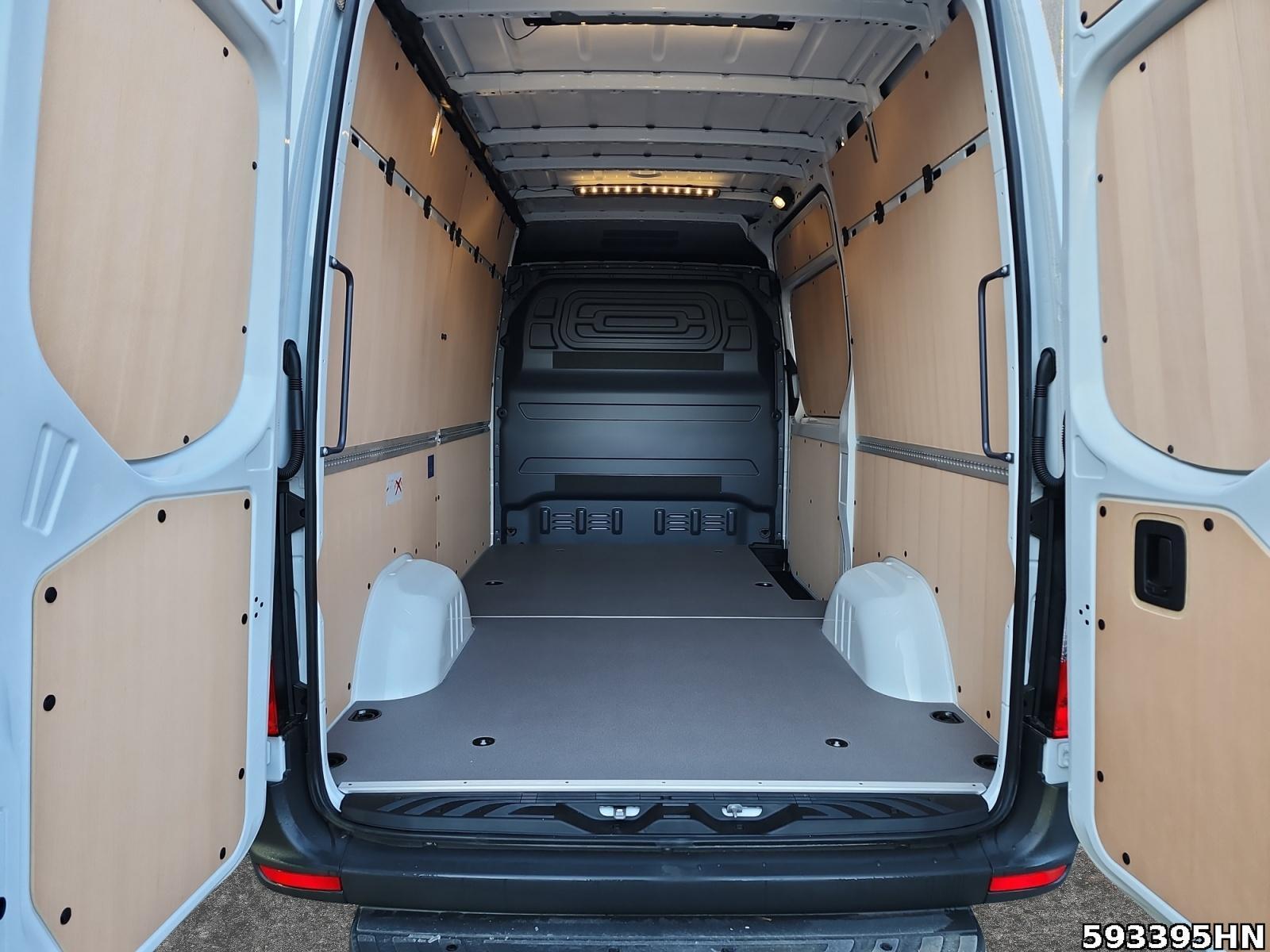 Fahrzeugabbildung Mercedes-Benz Sprinter 319 CDI Kasten PRO*L2H2*LED*Navi*Autom