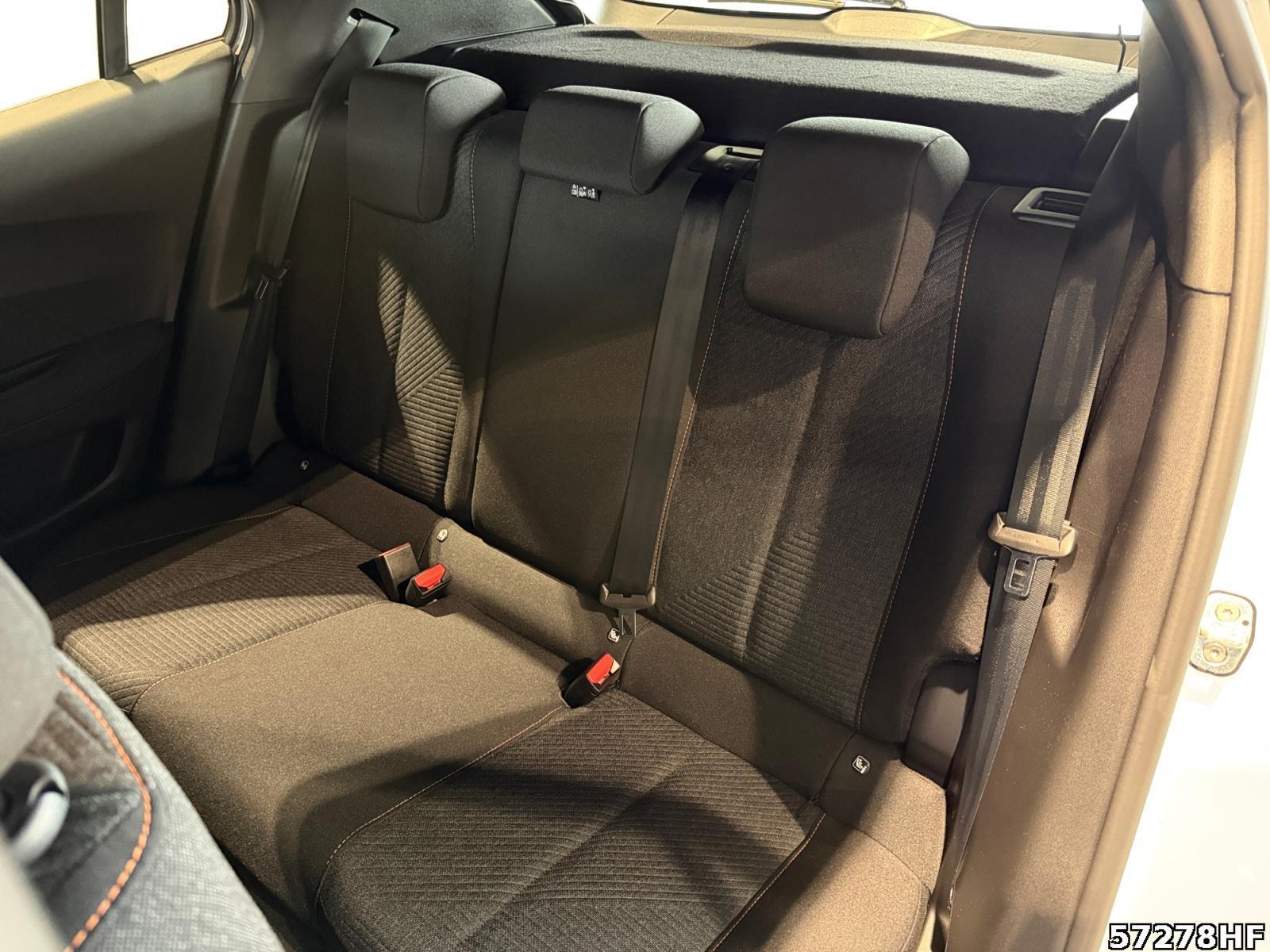 Fahrzeugabbildung Peugeot 2008 Style Hybrid*Caplay*Sitzheizung*