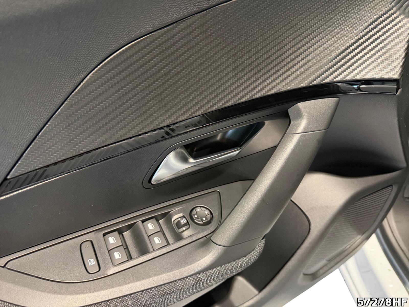 Fahrzeugabbildung Peugeot 2008 Style Hybrid*Caplay*Sitzheizung*