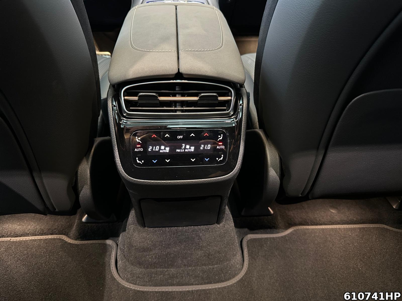Fahrzeugabbildung Mercedes-Benz EQS SUV 450 4M AMG PanoAHK AirmaticHypersc 360°