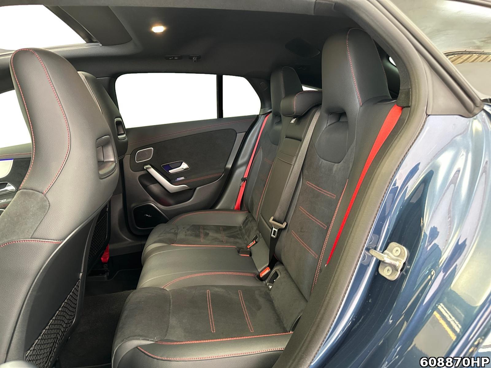 Fahrzeugabbildung Mercedes-Benz CLA 35 AMG Shooting Brake 4M Night MULTIBEAM DISTRONIC Pano