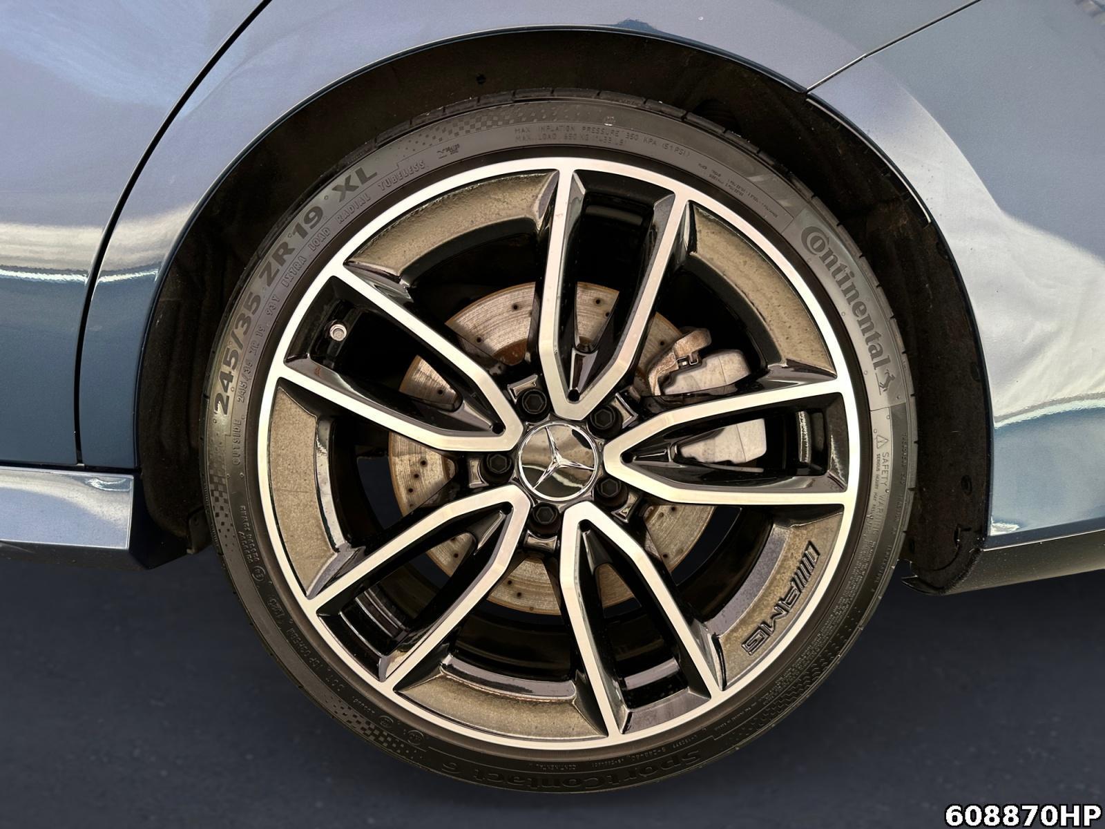 Fahrzeugabbildung Mercedes-Benz CLA 35 AMG Shooting Brake 4M Night MULTIBEAM DISTRONIC Pano