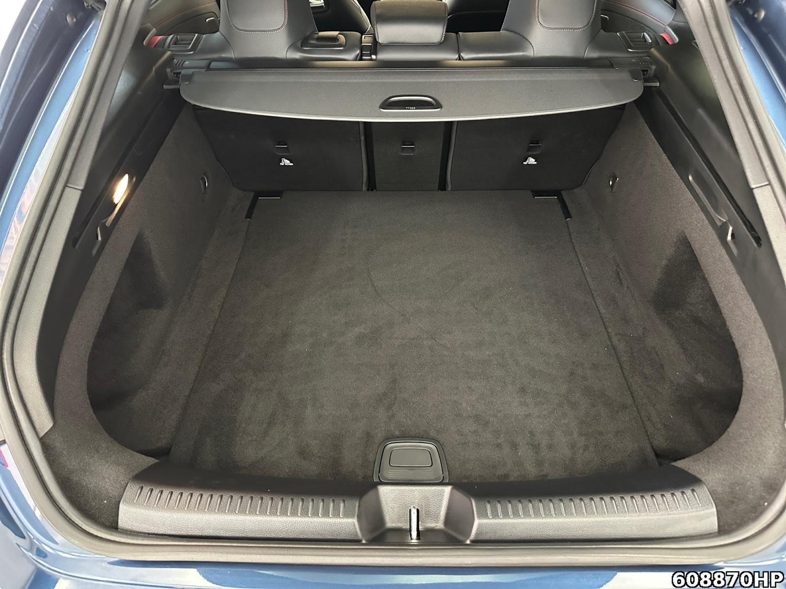 Fahrzeugabbildung Mercedes-Benz CLA 35 AMG Shooting Brake 4M Night MULTIBEAM DISTRONIC Pano