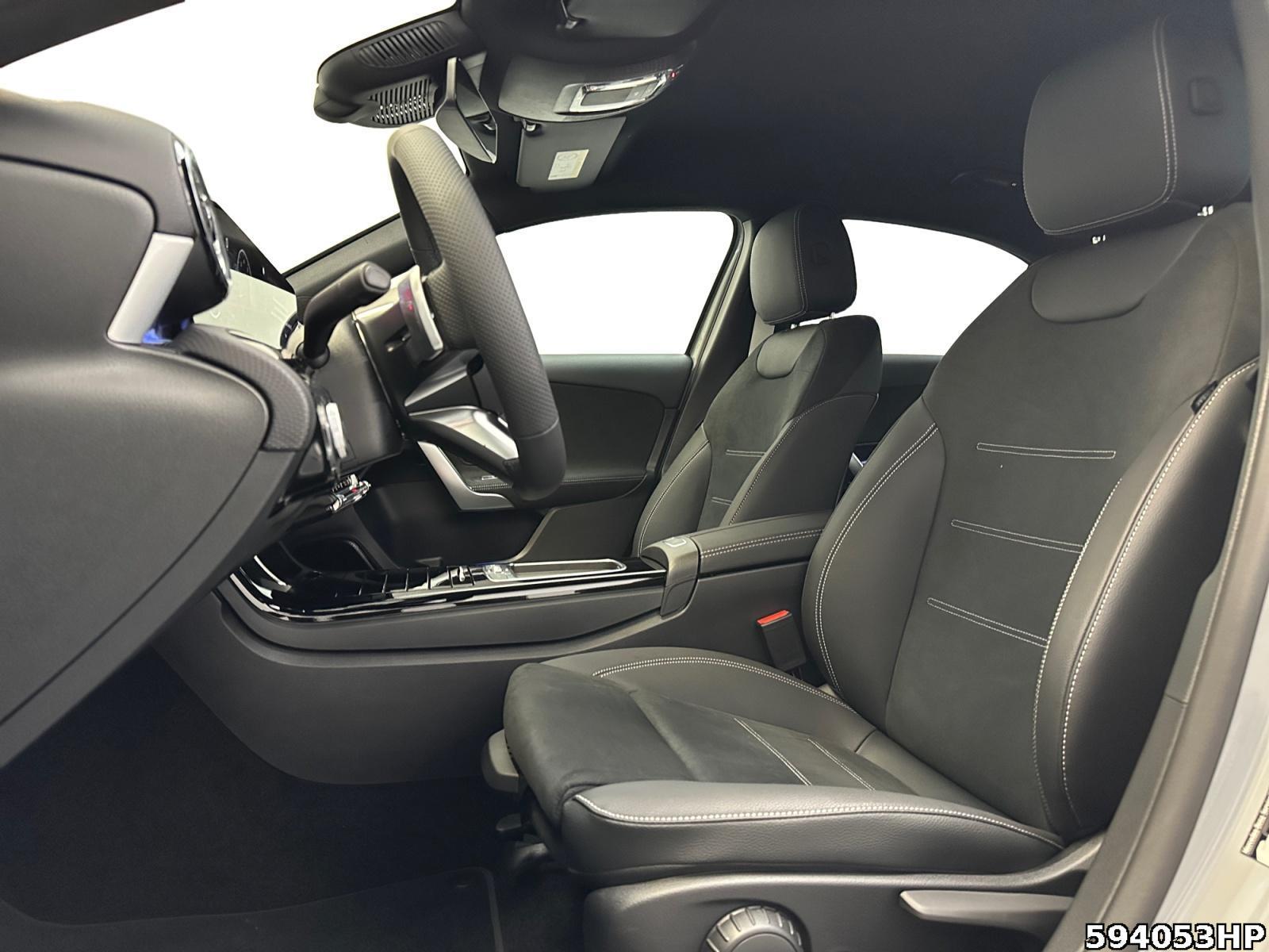 Fahrzeugabbildung Mercedes-Benz A 200 Limousine +AMG+STANDHZG+KAMERA+AHK+NIGHT++