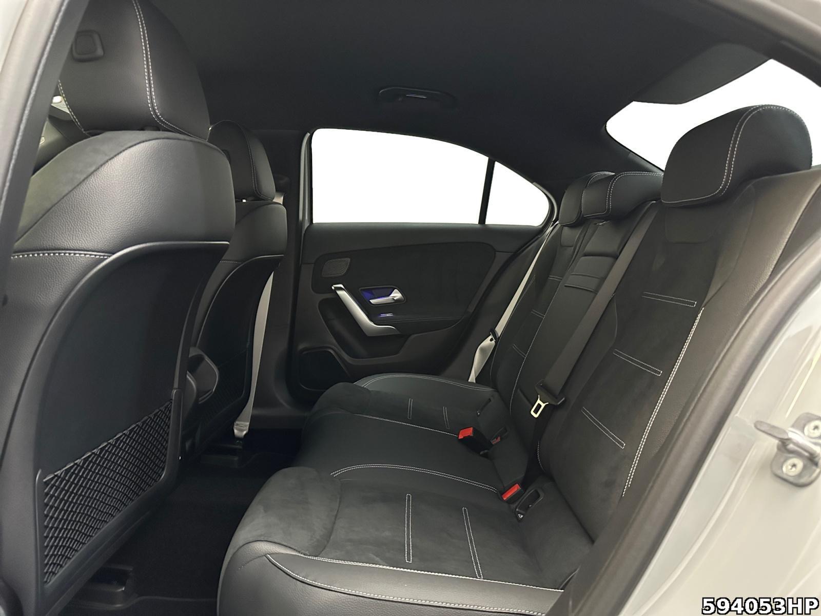 Fahrzeugabbildung Mercedes-Benz A 200 Limousine +AMG+STANDHZG+KAMERA+AHK+NIGHT++