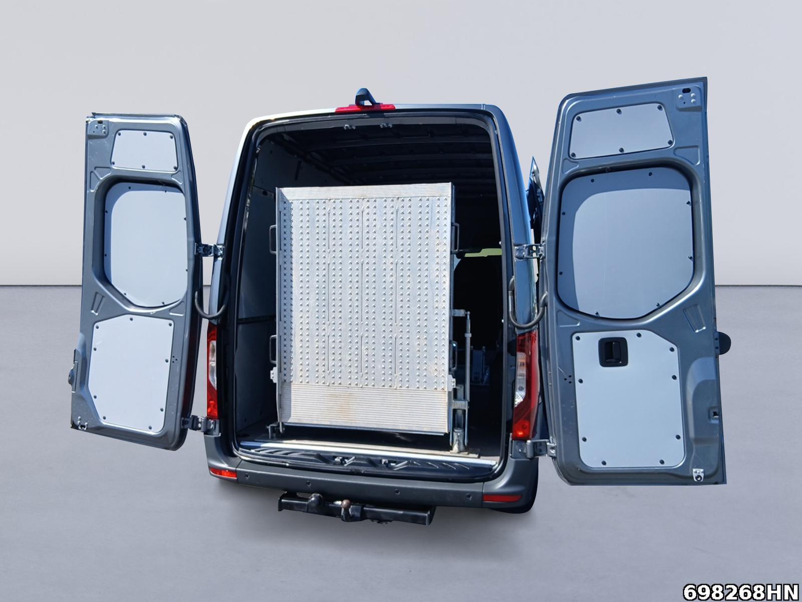 Fahrzeugabbildung Mercedes-Benz Sprinter 317 CDI L3H2 9-G*LED*AHK*Tempo*5-S*Ramp