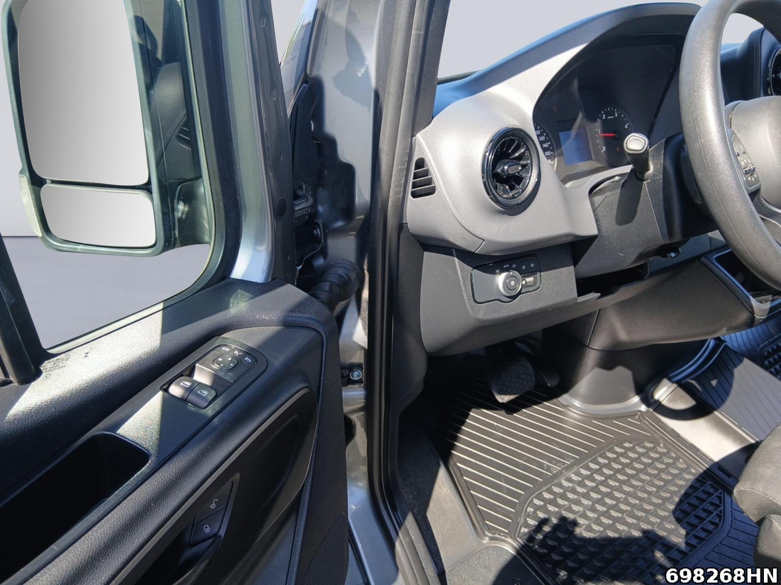 Fahrzeugabbildung Mercedes-Benz Sprinter 317 CDI L3H2 9-G*LED*AHK*Tempo*5-S*Ramp