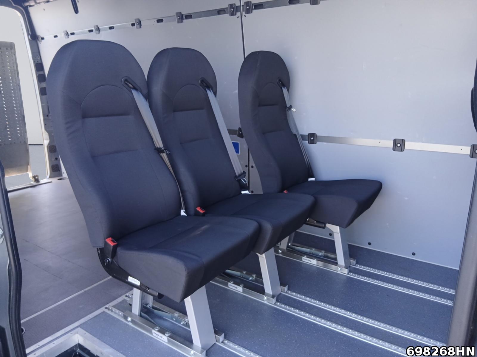 Fahrzeugabbildung Mercedes-Benz Sprinter 317 CDI L3H2 9-G*LED*AHK*Tempo*5-S*Ramp