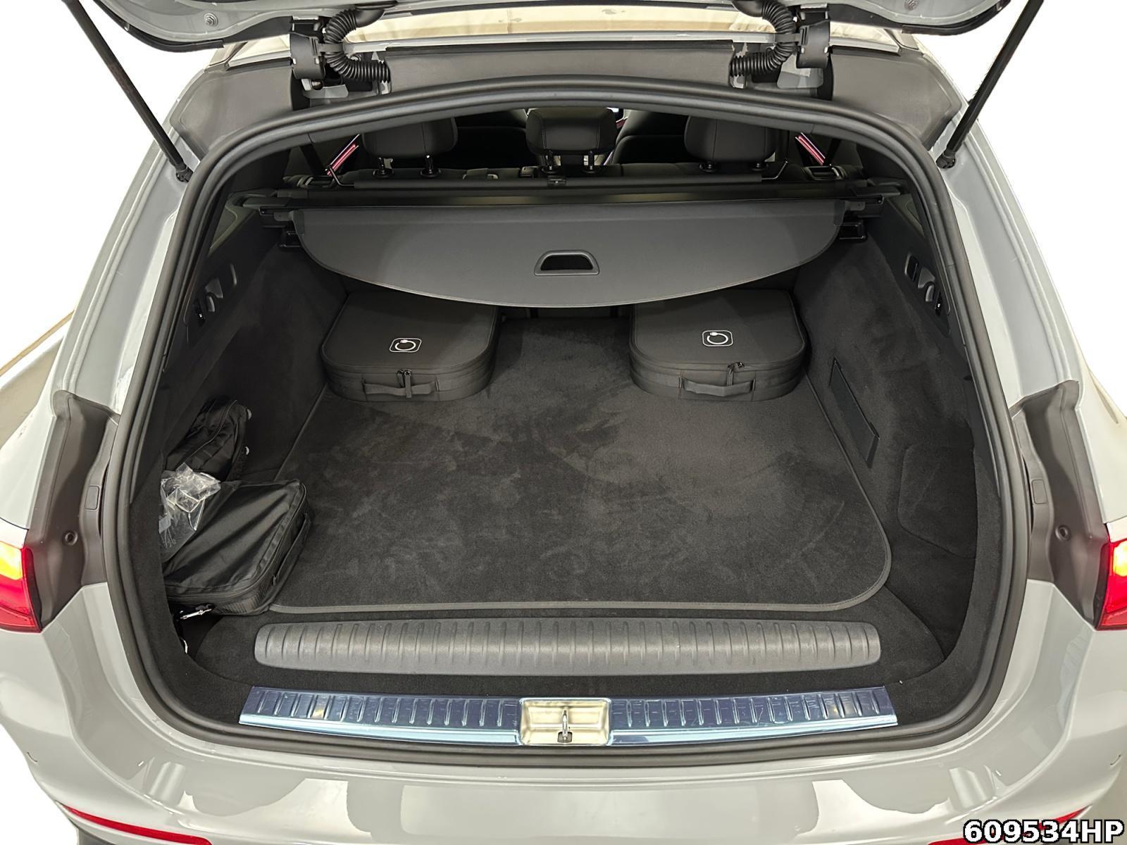 Fahrzeugabbildung Mercedes-Benz E 300 T AMG Burmester 4D Panorama AHK Nightp.