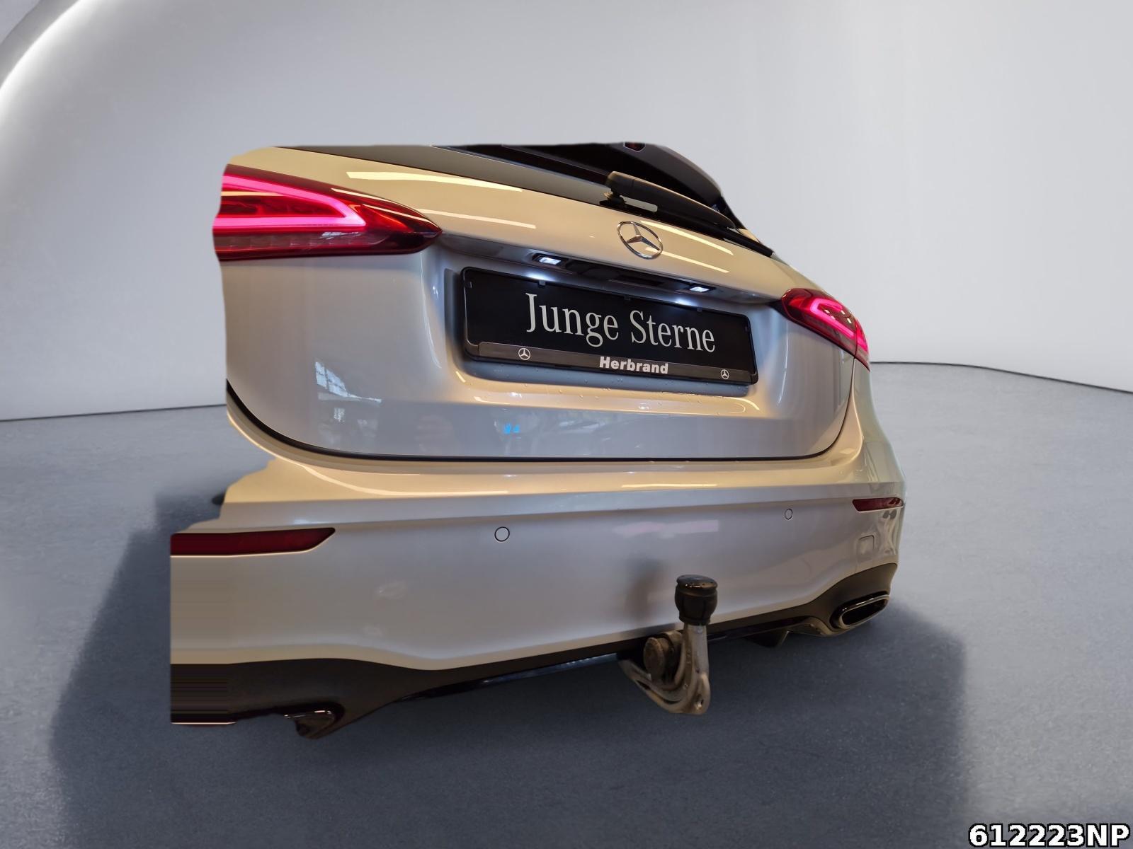 Fahrzeugabbildung Mercedes-Benz A 200 AMG Line Edition 2021 AHK Night Multibeam