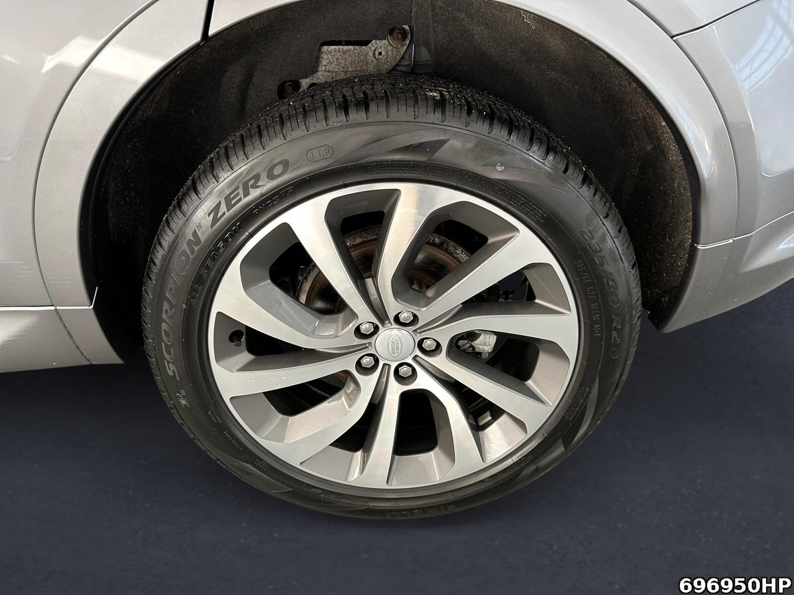 Fahrzeugabbildung Land Rover Discovery Sport AHk Pano Ambiente Kamera