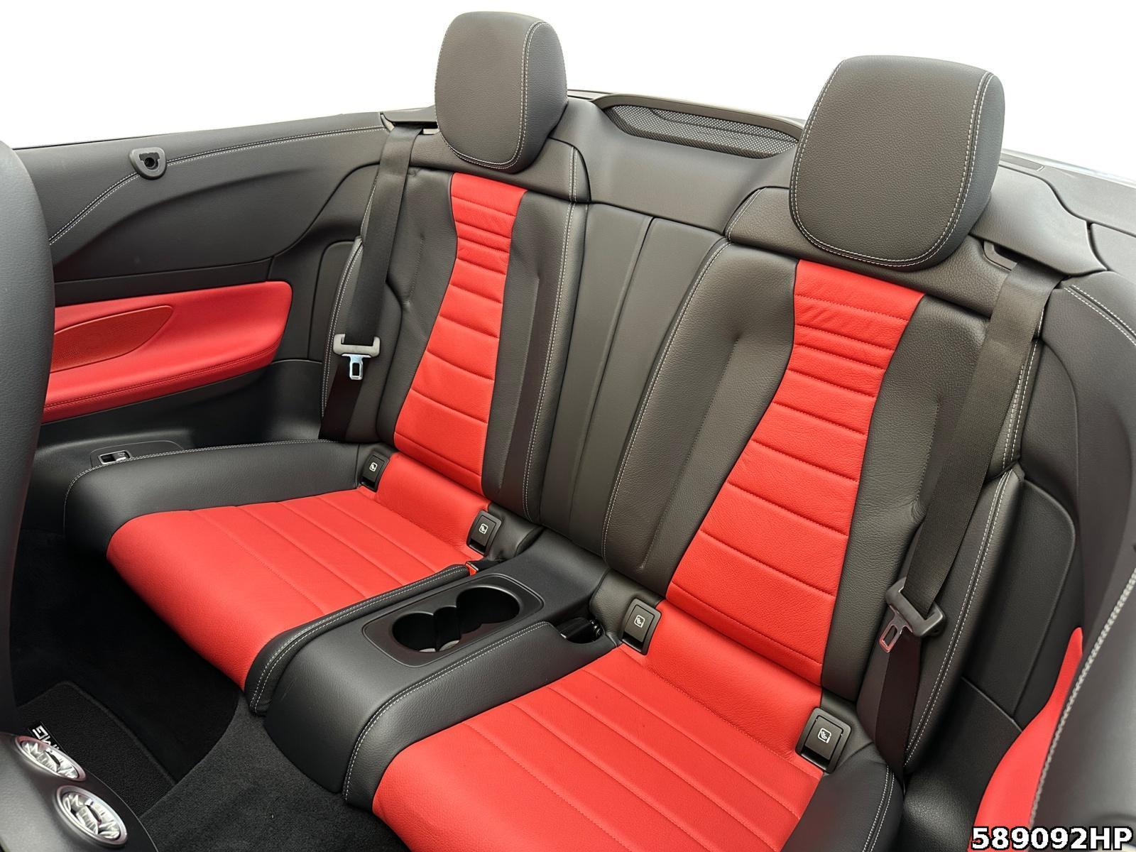 Fahrzeugabbildung Mercedes-Benz E 300 Cabriolet AMG Comand Kamera Distronic LED