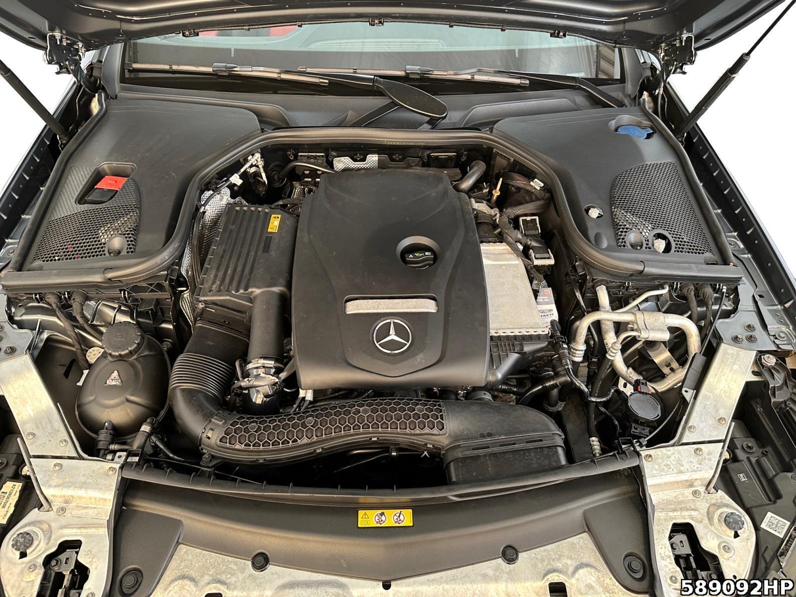 Fahrzeugabbildung Mercedes-Benz E 300 Cabriolet AMG Comand Kamera Distronic LED