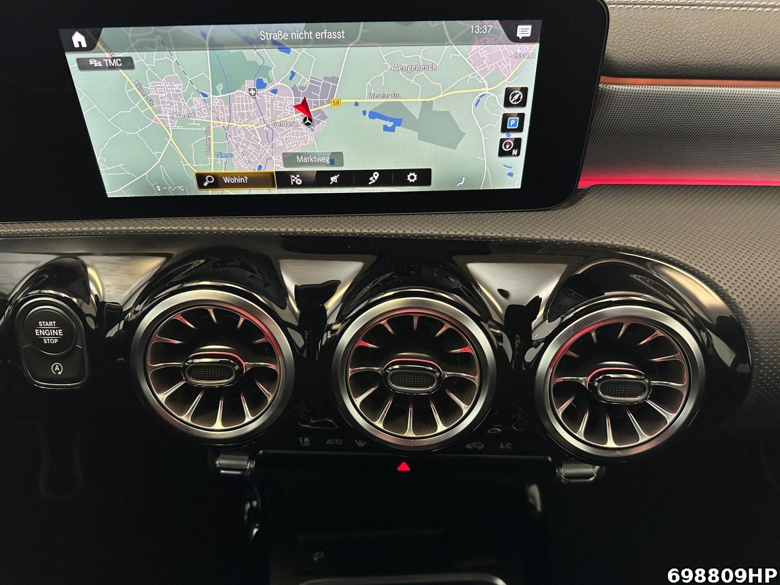 Fahrzeugabbildung Mercedes-Benz A 180 AMG Line Limousine Night-P. Rückfahrkamera