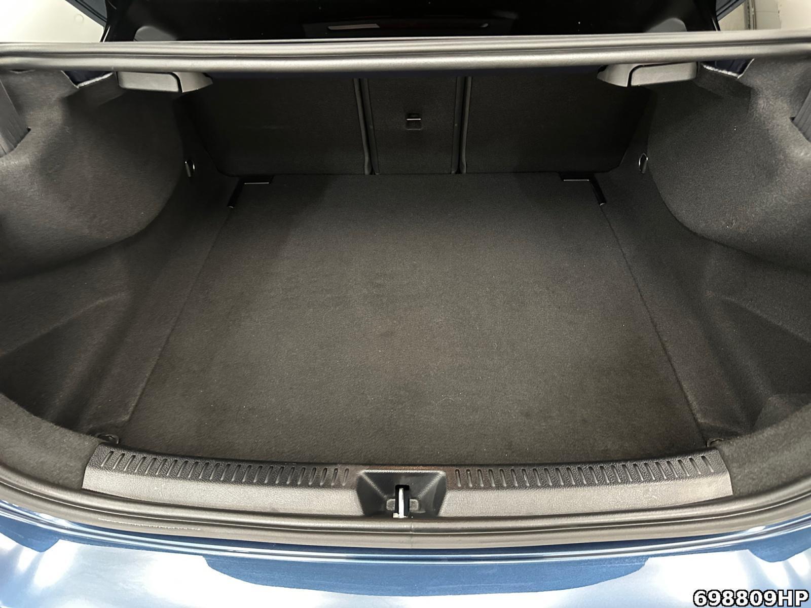 Fahrzeugabbildung Mercedes-Benz A 180 AMG Line Limousine Night-P. Rückfahrkamera