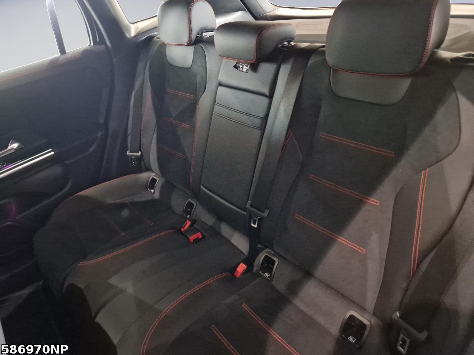 Fahrzeugabbildung Mercedes-Benz EQA AMG Ambiente LED Kamera Spiegel-Paket
