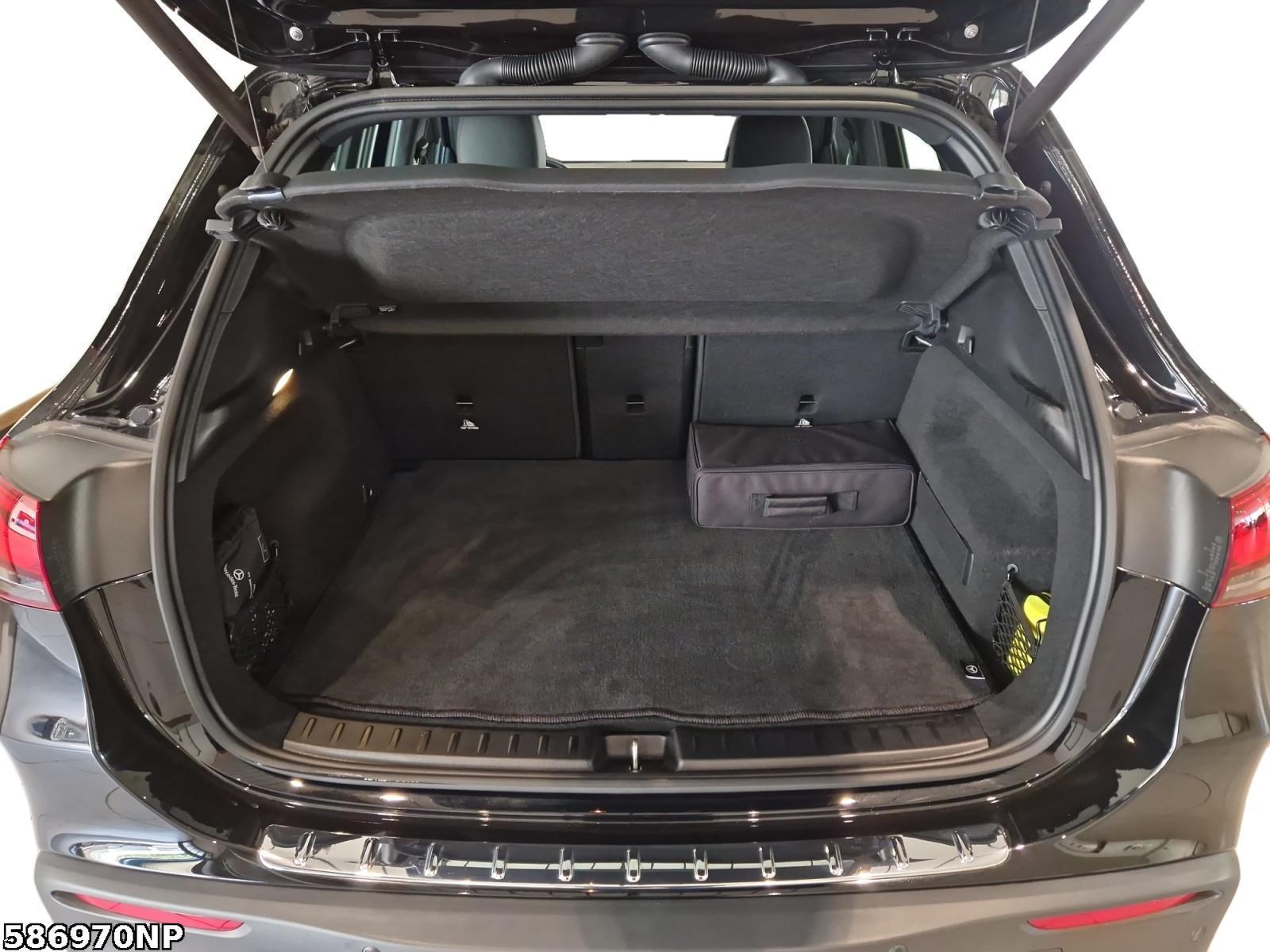 Fahrzeugabbildung Mercedes-Benz EQA AMG Ambiente LED Kamera Spiegel-Paket
