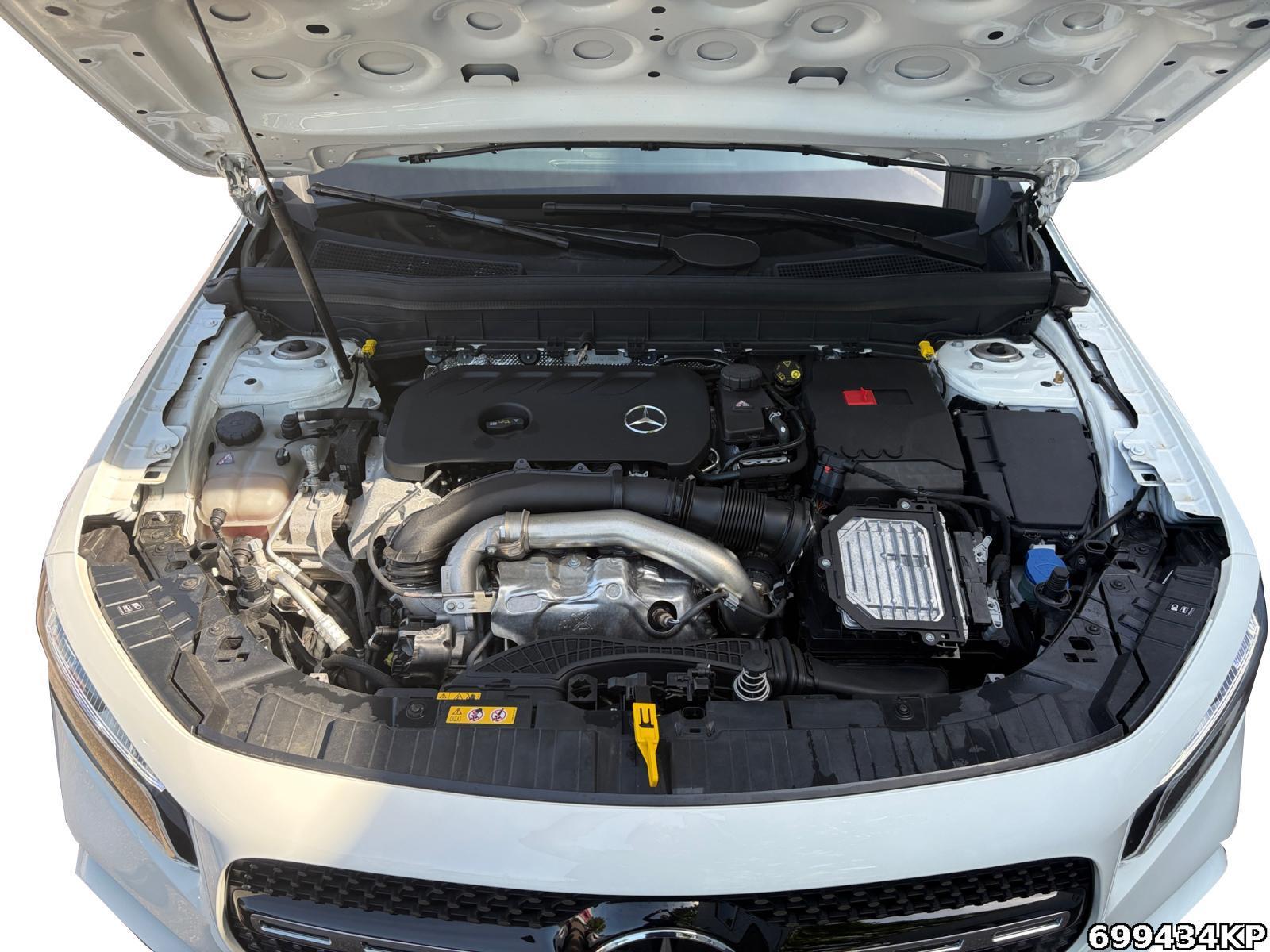 Fahrzeugabbildung Mercedes-Benz GLB 250 4M AMG AHK MULTIBEAM Standhzg KEYLESS